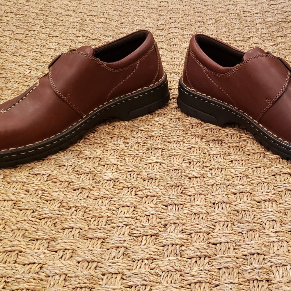 Eastland Syracuse Brown Leather Slip on Closed Toe Shoe - Picture 10 of 13